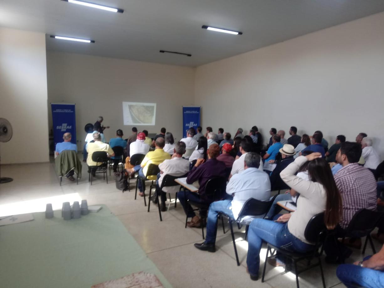  Prefeitura promove workshop sobre a cultura da seringueira 