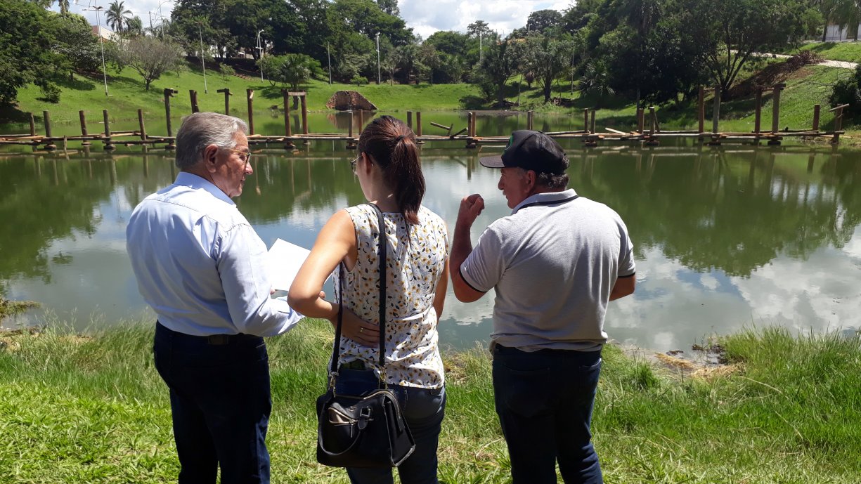 Ponte de madeira localizada na Área de Lazer do Bairro Nova Tanabi começa a ser revitalizada
