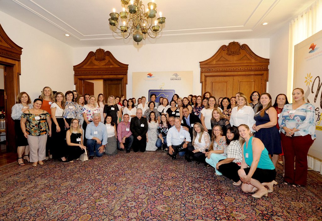 Primeira Dama Sandra Esteves participou hoje em São Paulo do 5° café-da-manhã com primeiras-damas e presidentes de Fundos Municipais no Palácio dos Bandeirantes com a primeira-dama do Estado Lúcia Fra