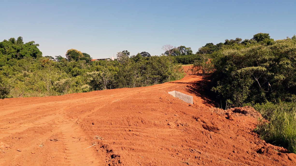 A Prefeitura finalizou esta semana a construção da ponte sobre o Córrego Jataí, na região do bairro do Sapé