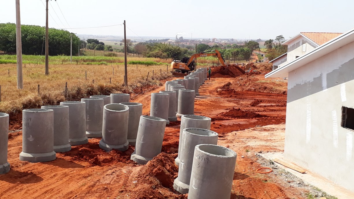 Mais uma importante obra é iniciada no município, a pavimentação da Rua Antilha, no bairro de Ibiporanga