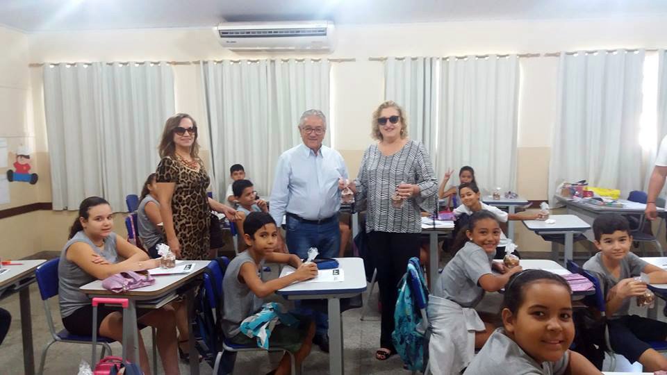 Prefeitura de Tanabi distribui panetones aos alunos da rede municipal de ensino