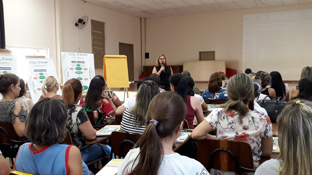 Educadores do município participam da primeira formação do Programa A União Faz a Vida
