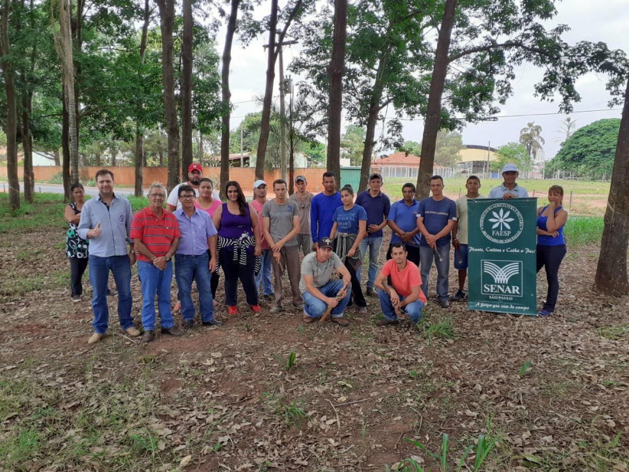 Secretaria de Agricultura de Tanabi realizou curso de capacitação profissional de sangria em seringueira