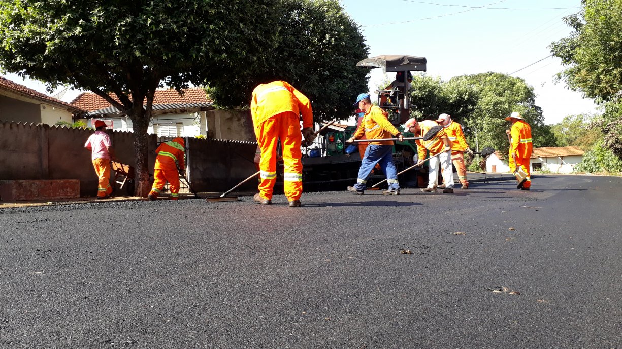 Prefeitura inicia recapes em diversas ruas e trechos da cidade