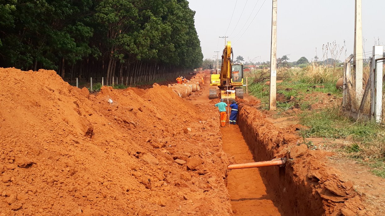 Prefeitura iniciou esta semana a construção da galeria de águas pluviais da Rua Amazonas, no bairro do Ecatu