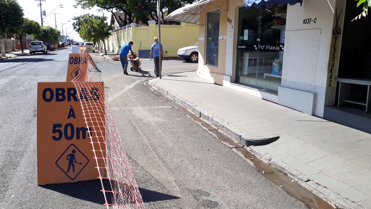 Prefeitura inicia alargamento de calçadas e obras de acessibilidade na Rua Coronel Militão