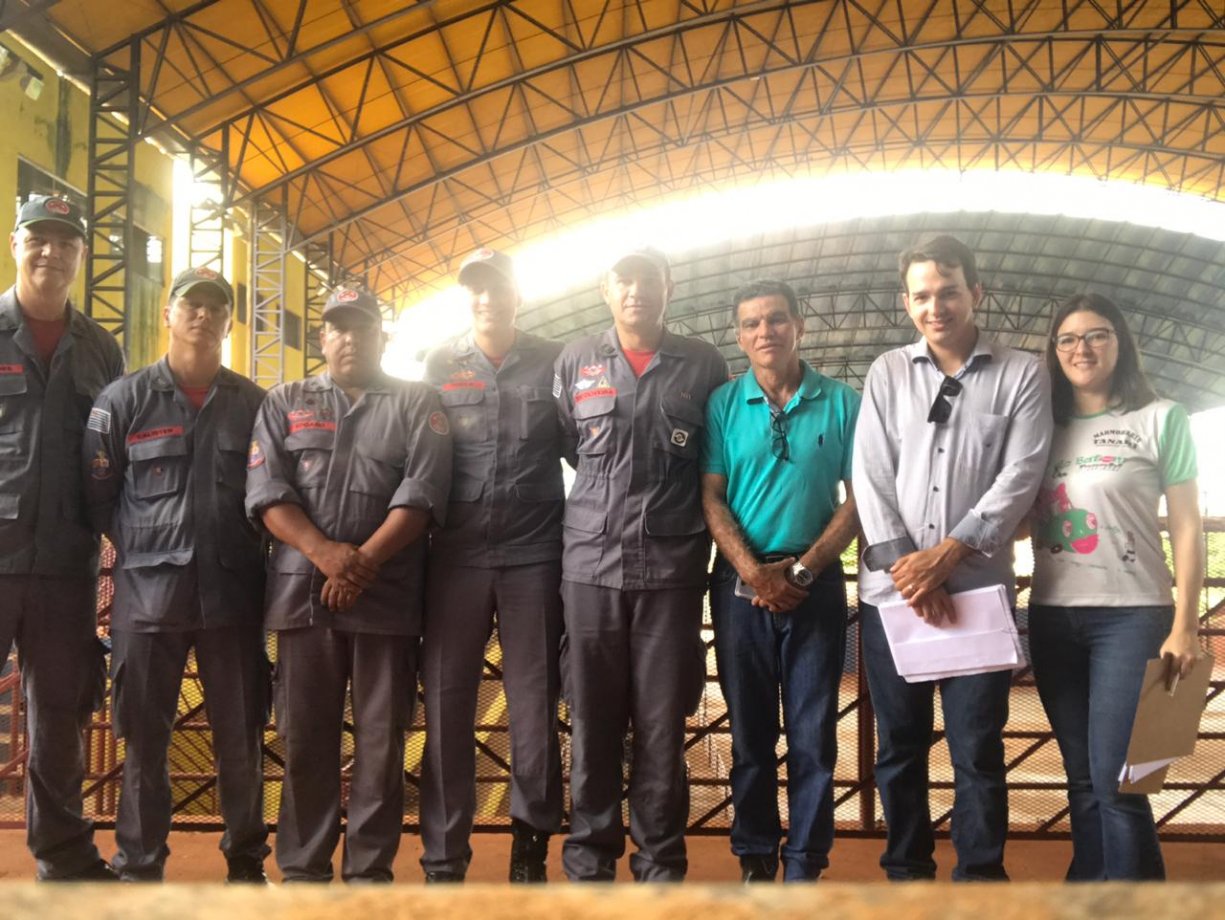 Vereador Tenente Osmar e Secretaria de Obras acompanharam os Bombeiros em vistoria técnica no Ginásio de Esportes da Nova Tanabi