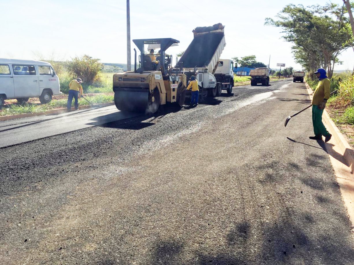 Prefeitura iniciou esta semana a pavimentação do primeiro trecho da Avenida Marginal Domingos Galego Dias