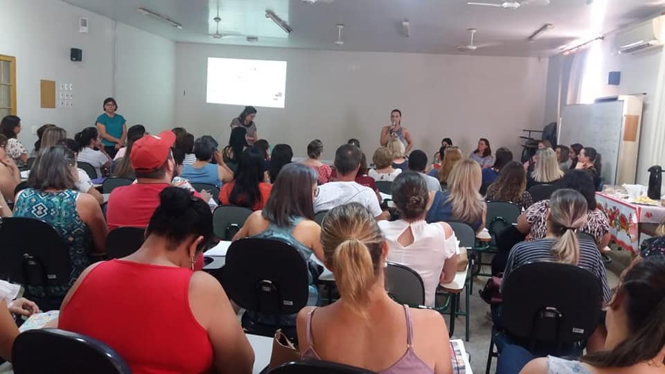 Gestores da Rede Municipal de Ensino de Tanabi estão participando do encontro regional da construção do currículo paulista
