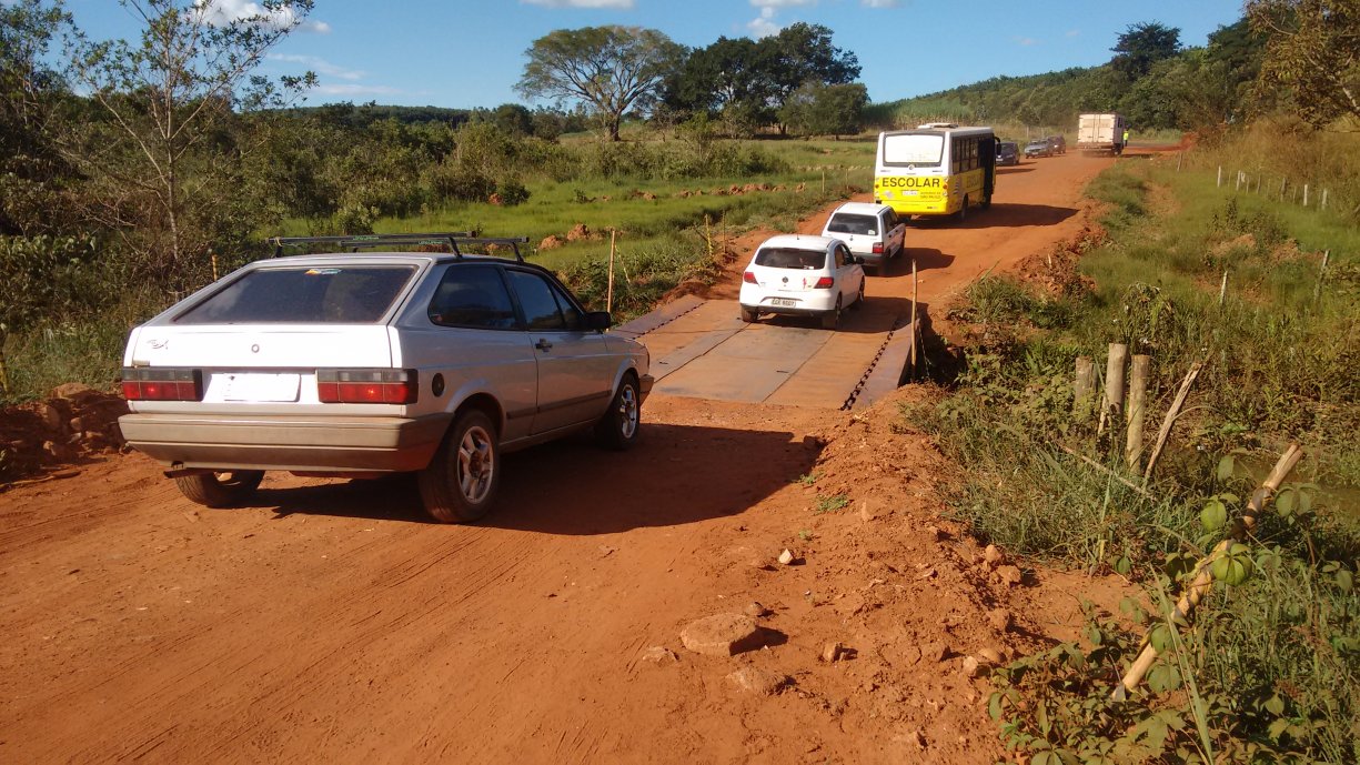 Ponte de metal no desvio da Rodovia Isidoro Saran passou por reparos esta semana e o trânsito no local já está liberado