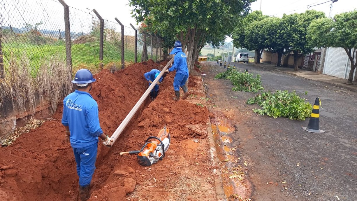 Saet instala novas extensões da rede de água do bairro Jardim Covizzi