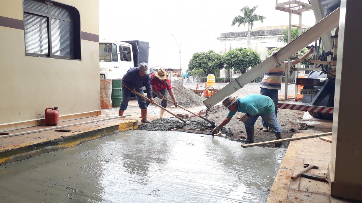 Prefeitura de Tanabi está realizando a reforma das plataformas do Terminal Rodoviário