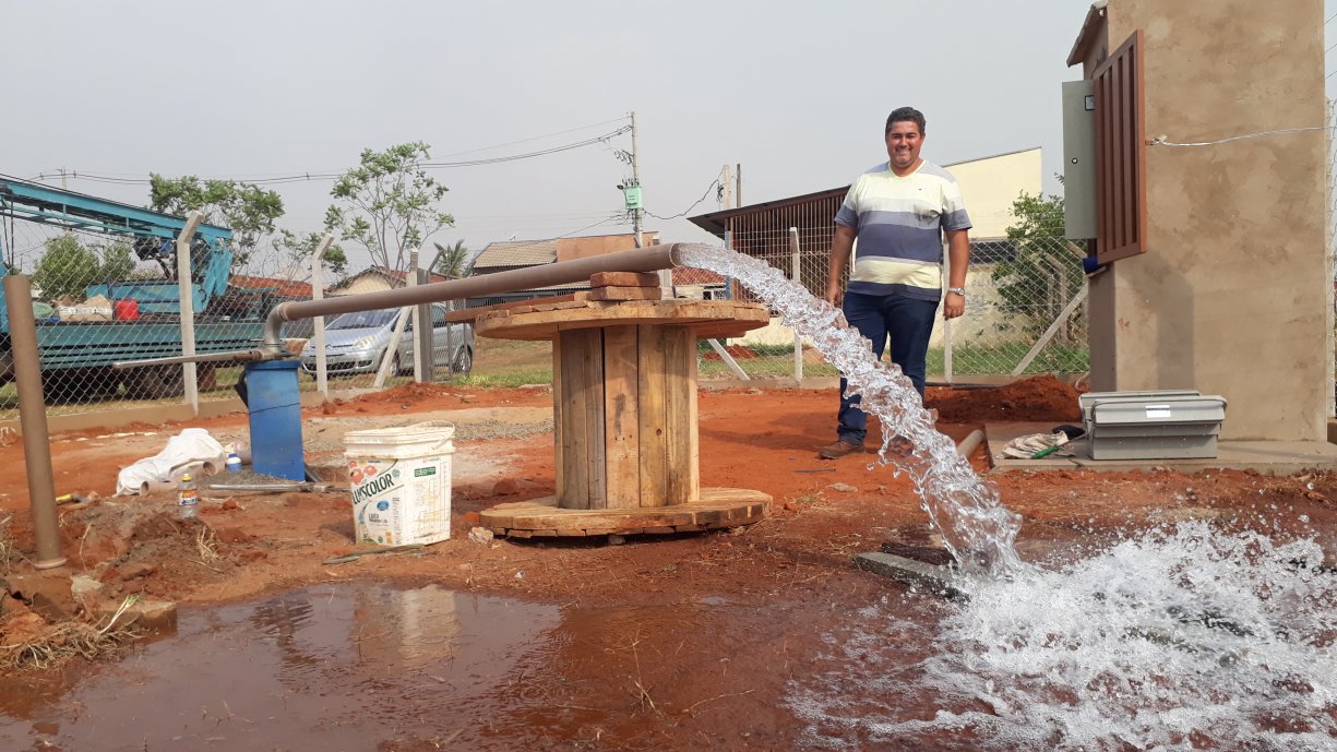 Prefeitura instala nova bomba para a captação de água na COHAB III
