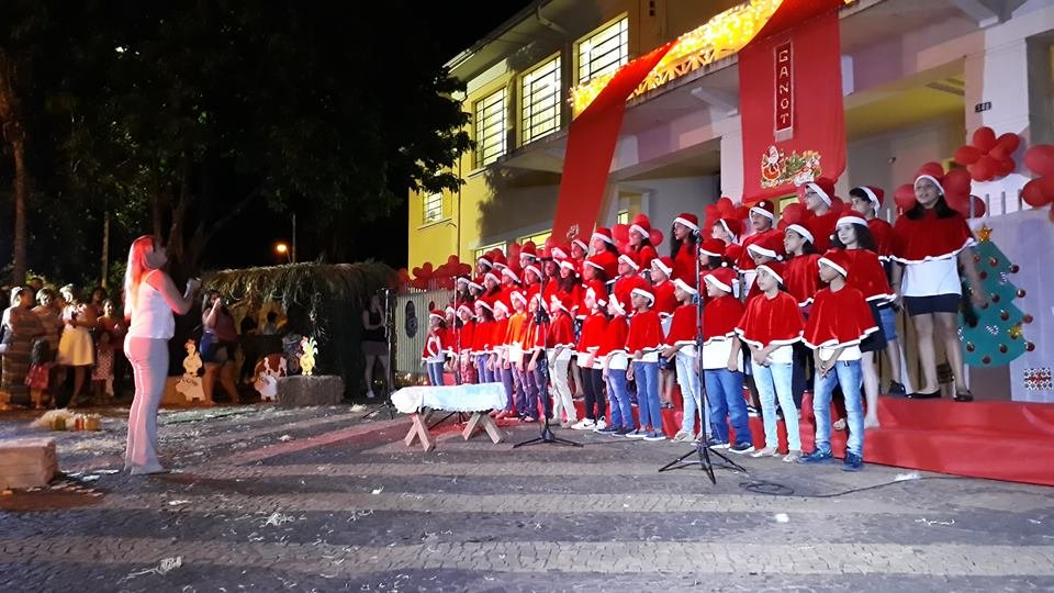 Ganot realizou ontem Cantata de Natal com seus alunos