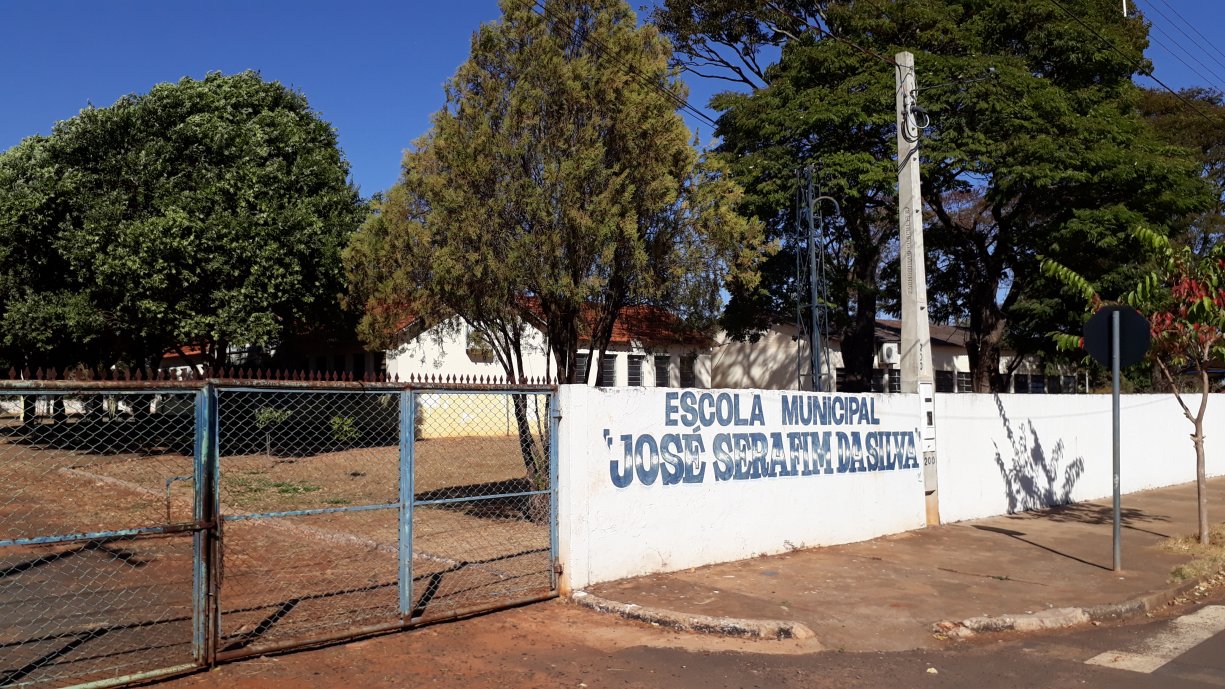 A Prefeitura começou os trabalhos de reforma na E. M. José Serafim da Silva no Bairro do Ecatu
