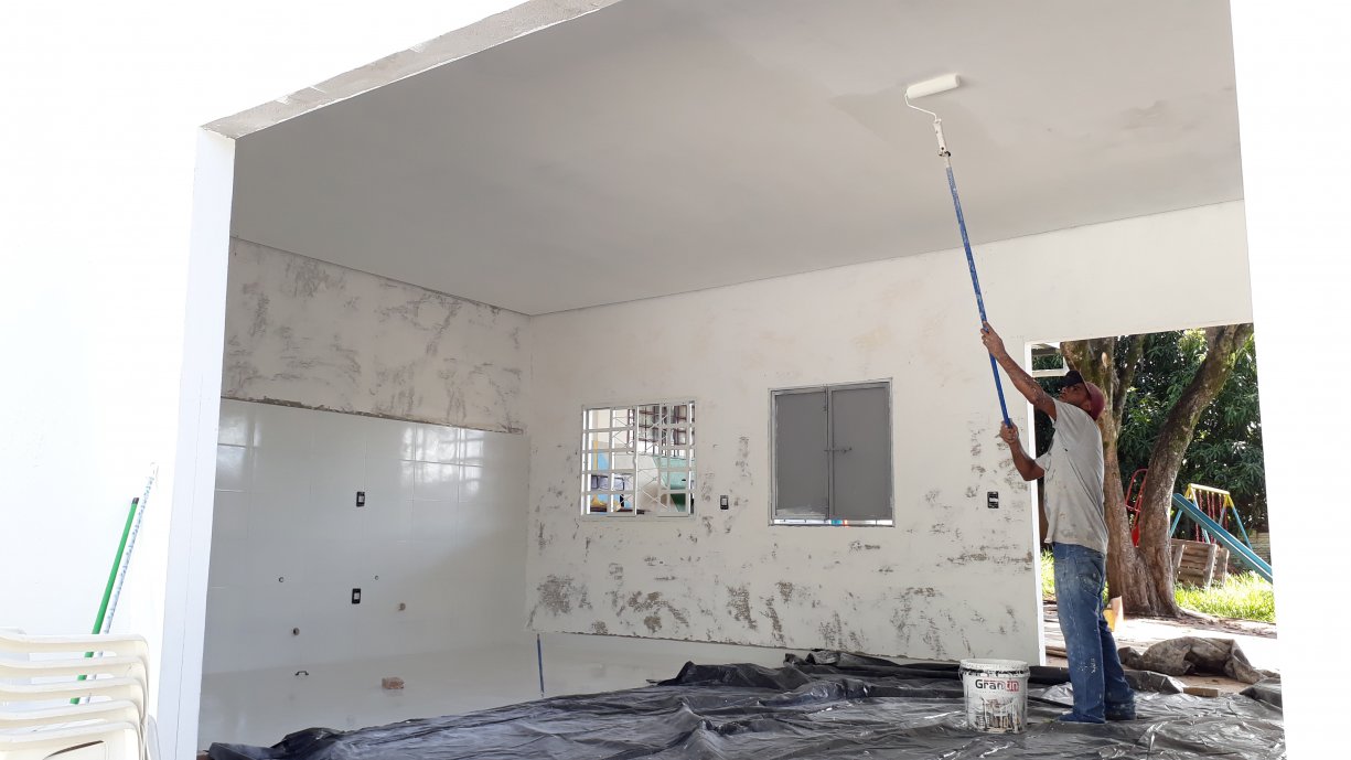 Já foi iniciada a fase final da adaptação e reforma da cozinha da Escola Municipal Antônio Soares