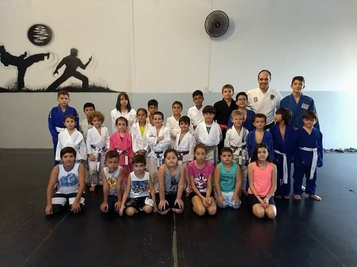 SMELT oferece aulas gratuitas de judô e karatê para todas as crianças e adolescentes do município