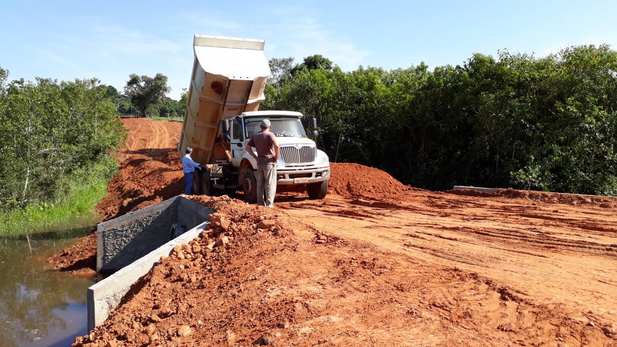 Construção da ponte sobre o Córrego Jataí, na região do bairro do Sapé, está quase finalizada