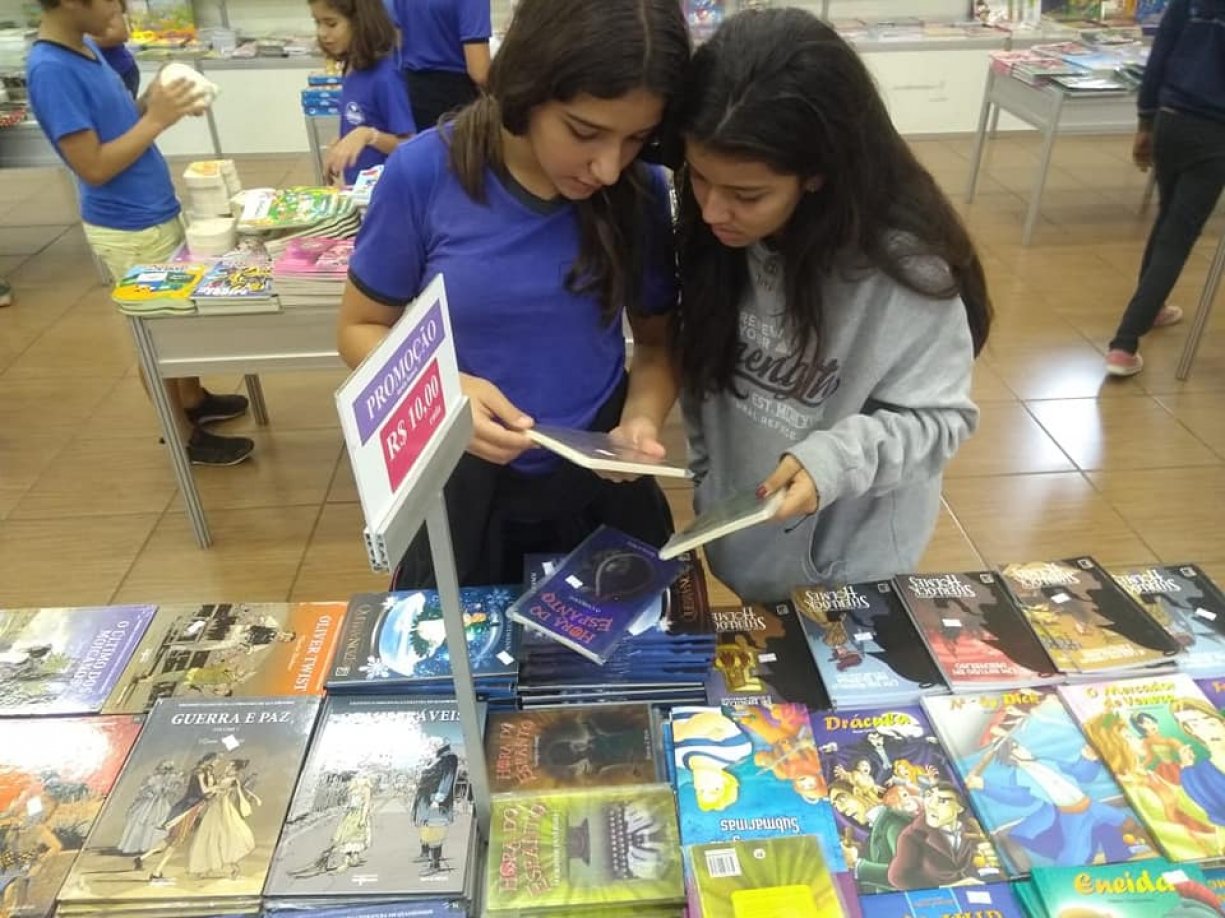Feira do Livro na Escola Ganot vai até o dia 17
