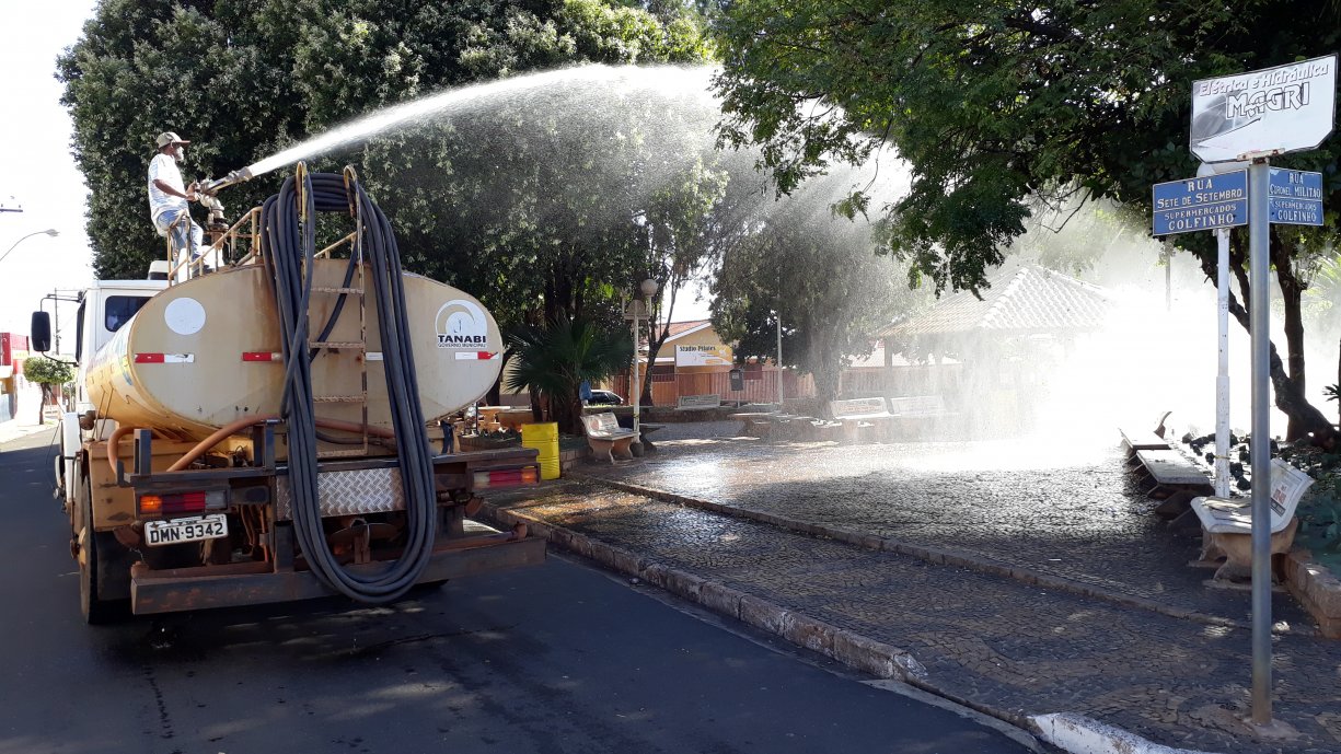 Prefeitura de Tanabi inicia ação de higienização de espaços públicos para prevenção à Covid-19