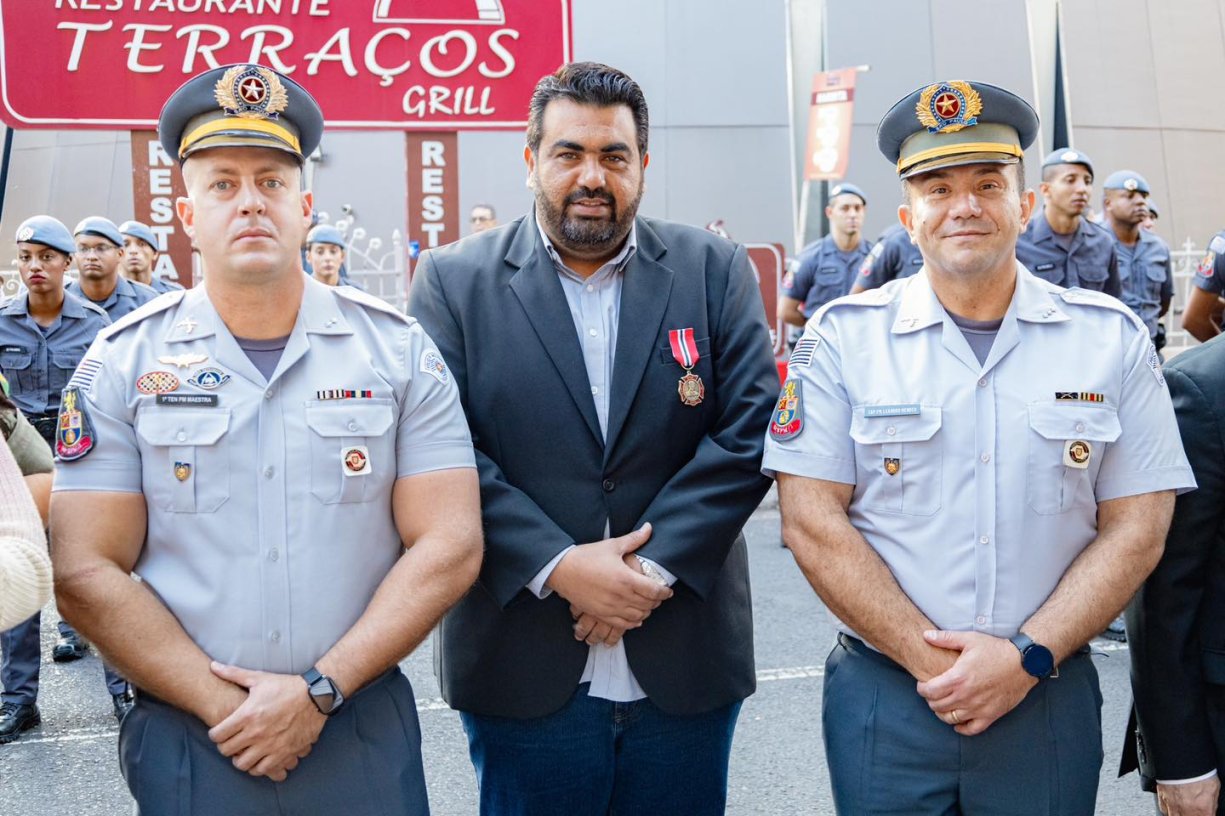 Prefeito de Tanabi é homenageado em solenidade do 9 de julho em Rio Preto
