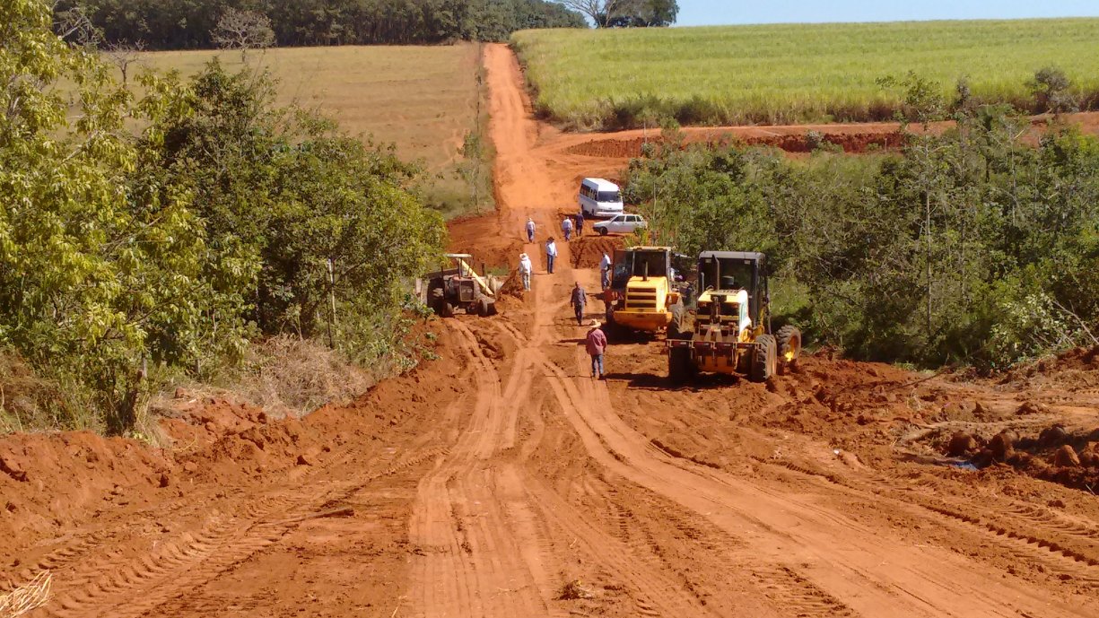 Serviços Gerais finalizou os trabalhos de construção da ponte no Zé Lopes região do bairro do Espraiado