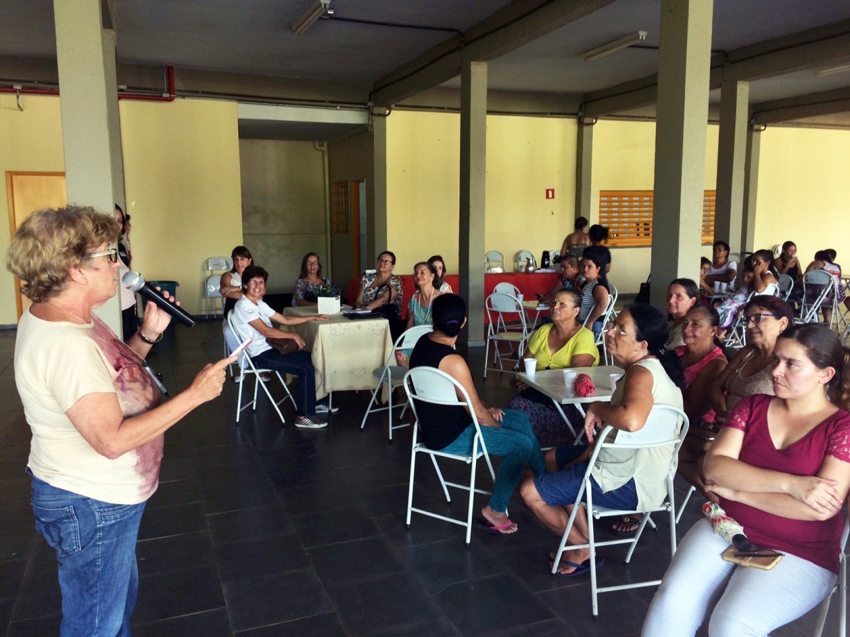 Café da tarde em homenagem as mulheres