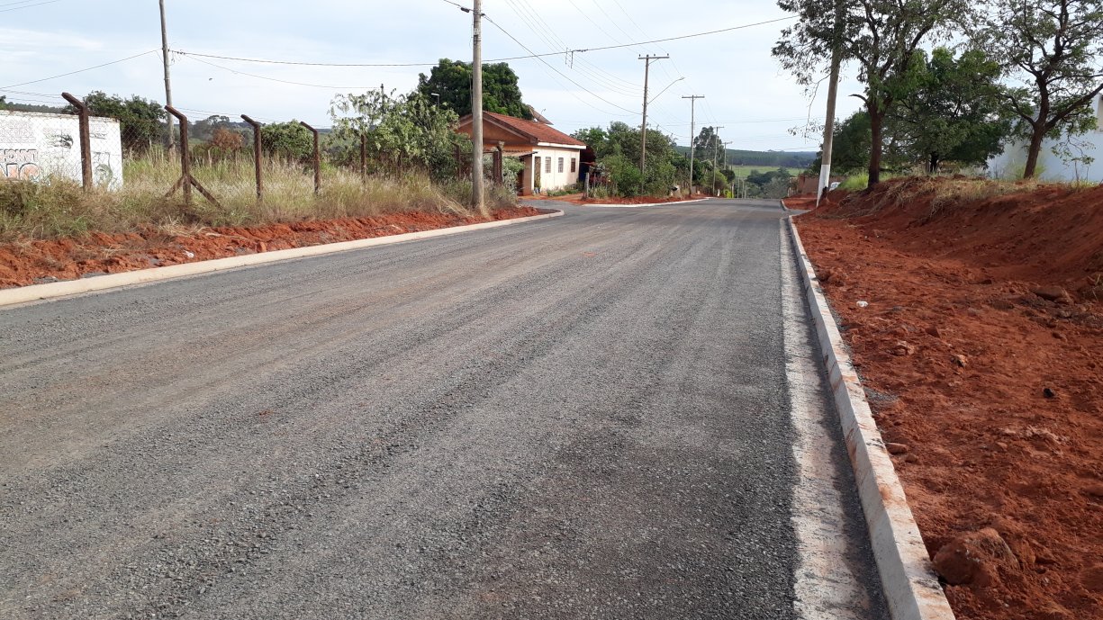 Pavimentação da Rua Sebastião de Carvalho começa a tomar forma