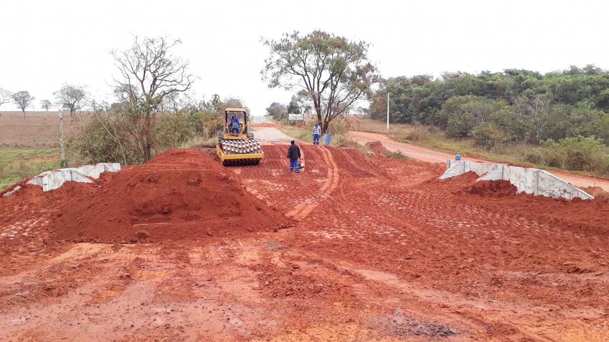 Obras de construção da ponte no Km 15 da Vicinal Isidoro Saran já estão 90% concluídas